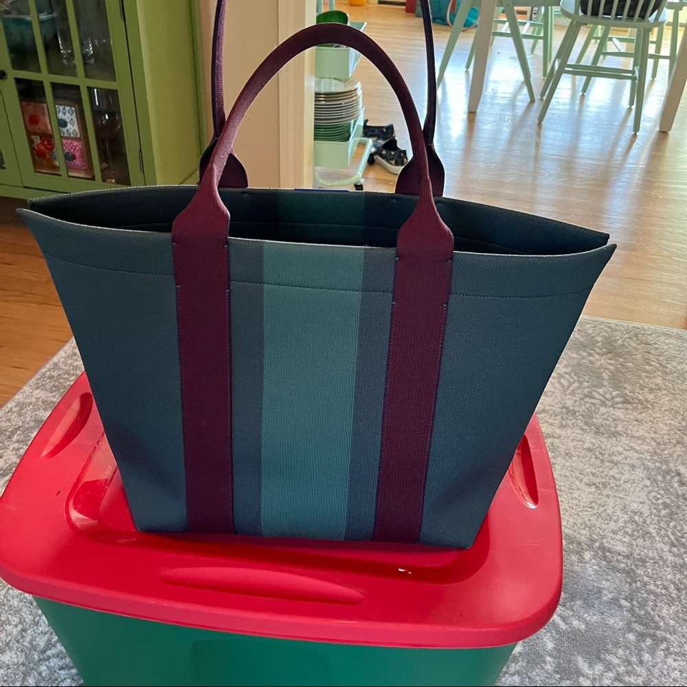 Rothy’s Essential Tote: Deep Spruce.